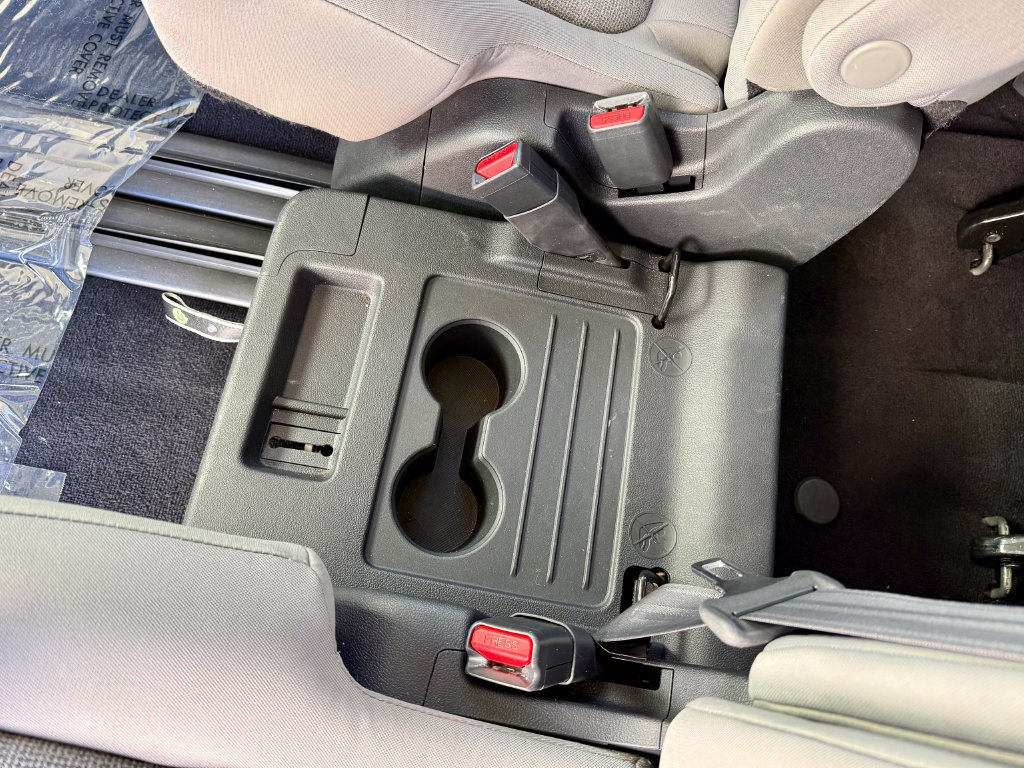 Used 2025 Toyota Sienna LE FWD image 35