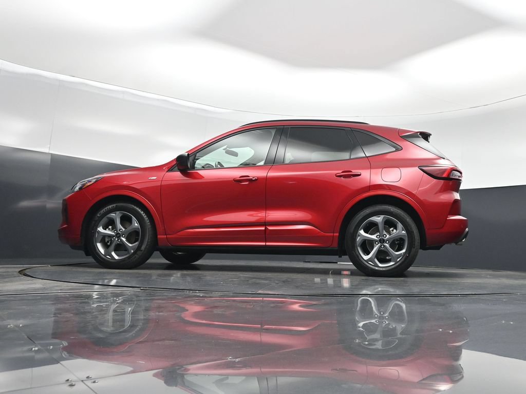 Certified 2023 Ford Escape ST-Line w/ Tech Pack #1 FWD image 7