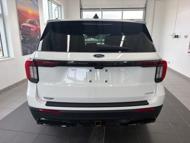 Certified 2025 Ford Explorer ST-Line w/ Premium Package AWD/4WD image 4