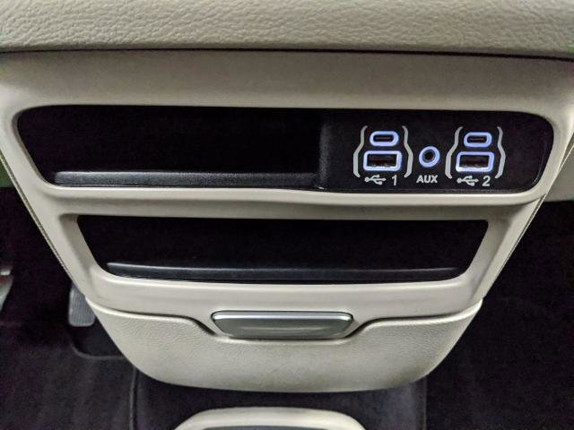 Used 2023 Chrysler Voyager LX image 7