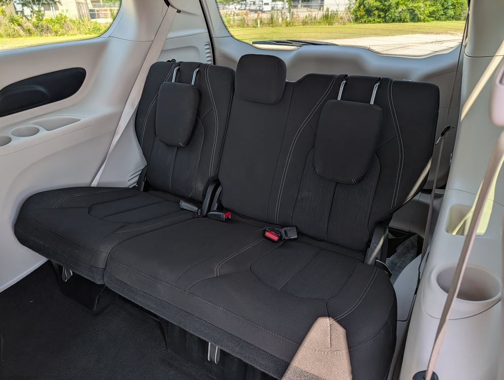 Used 2023 Chrysler Voyager LX FWD image 23