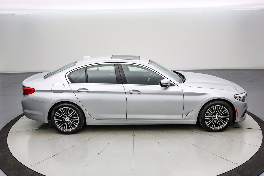 Used 2020 BMW 530e w/ M Sport Package image 6