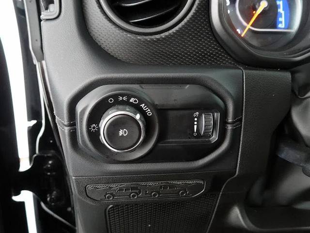 Used 2025 Jeep Wrangler Unlimited Rubicon AWD/4WD image 18