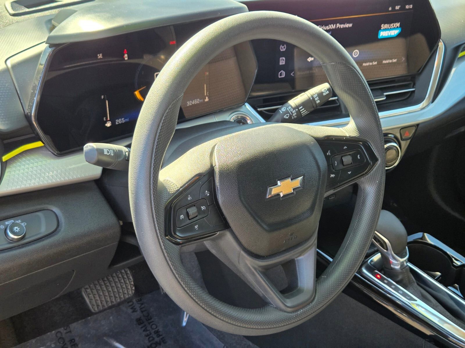 Used 2025 Chevrolet Trax LT image 17