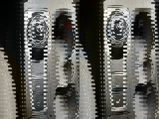 Certified 2021 Ford Escape SE image 29