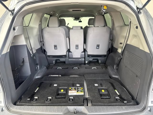 Used 2024 Toyota Sienna LE AWD/4WD image 22