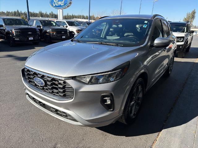 Certified 2023 Ford Escape ST-Line Select w/ Tech Pack #2 AWD/4WD image 3