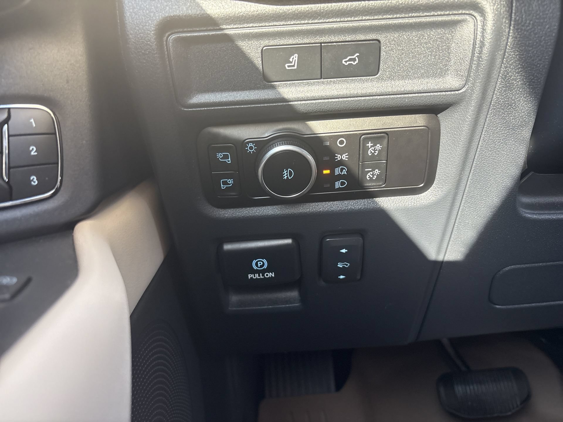 Certified 2024 Ford Expedition Platinum RWD image 15