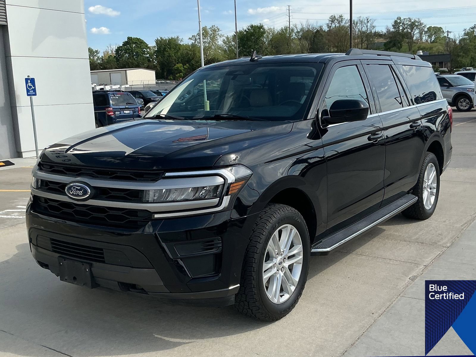 Certified 2022 Ford Expedition Max XLT AWD/4WD image 1