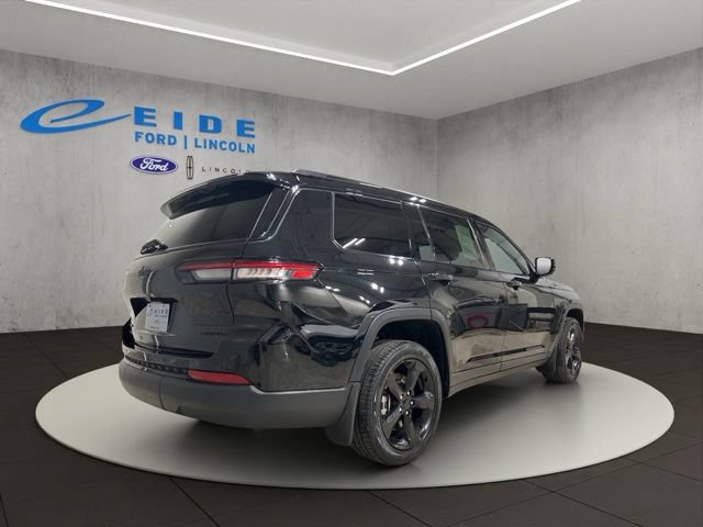 Used 2022 Jeep Grand Cherokee L Limited w/ Black Appearance Package AWD/4WD image 10