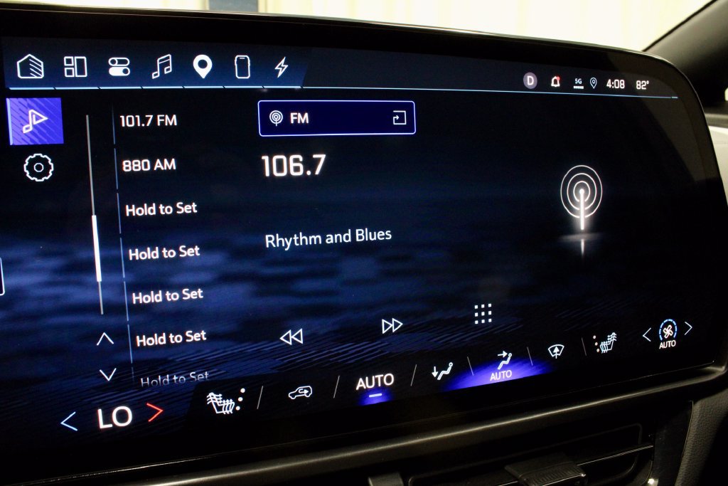Used 2024 Chevrolet Equinox EV RS FWD image 3