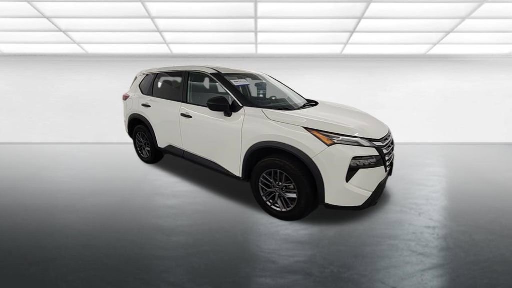 Used 2024 Nissan Rogue S AWD/4WD image 9