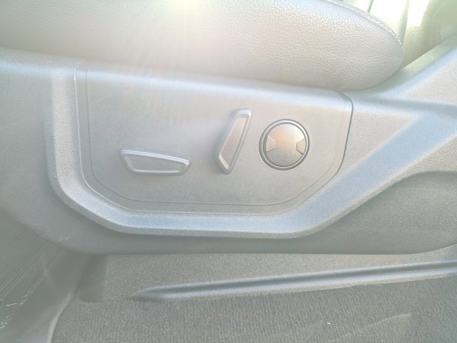 Certified 2022 Ford F350 Lariat w/ Tremor Off-Road Package image 13