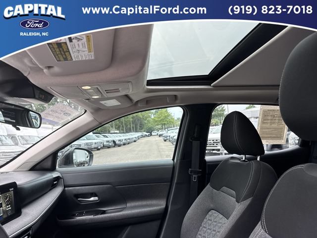Used 2025 Nissan Kicks SV w/ SV Premium Package FWD image 22