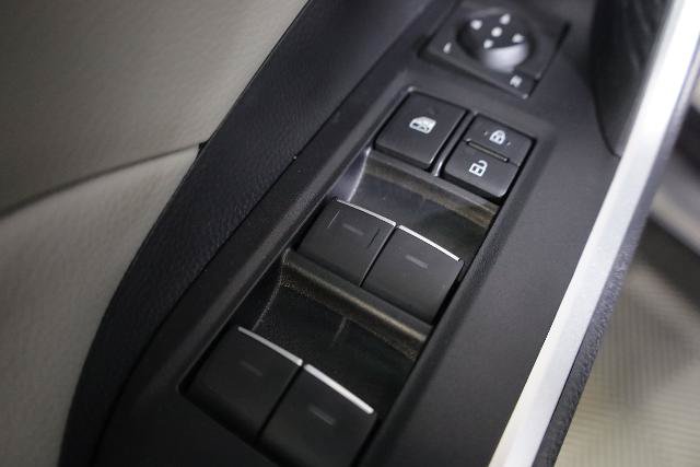 Used 2022 Toyota RAV4 XLE Premium AWD/4WD image 28