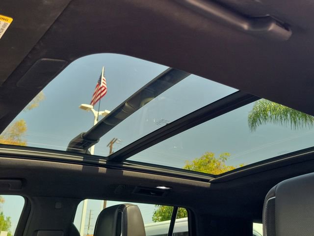 Used 2023 Cadillac Escalade Premium Luxury image 16