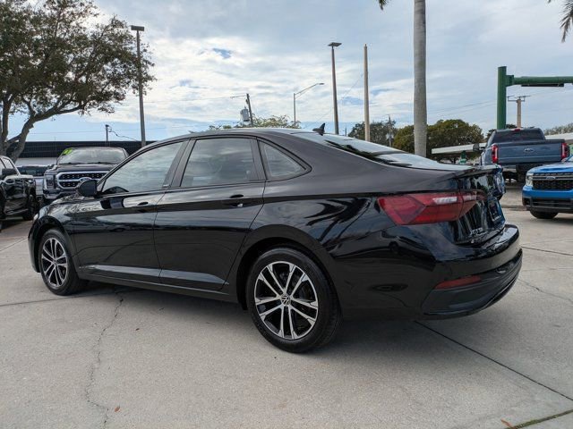 Used 2024 Volkswagen Jetta Sport image 2