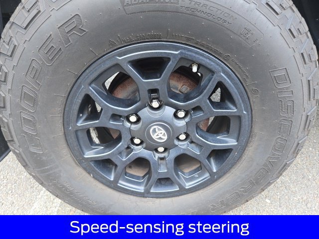 Used 2021 Toyota Tacoma SR5 AWD/4WD image 12