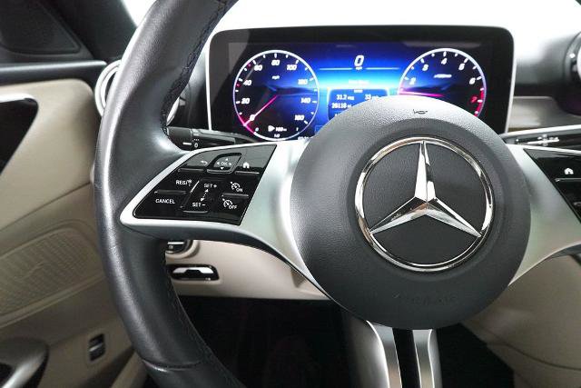 Used 2025 Mercedes-Benz C 300 4MATIC Sedan image 14