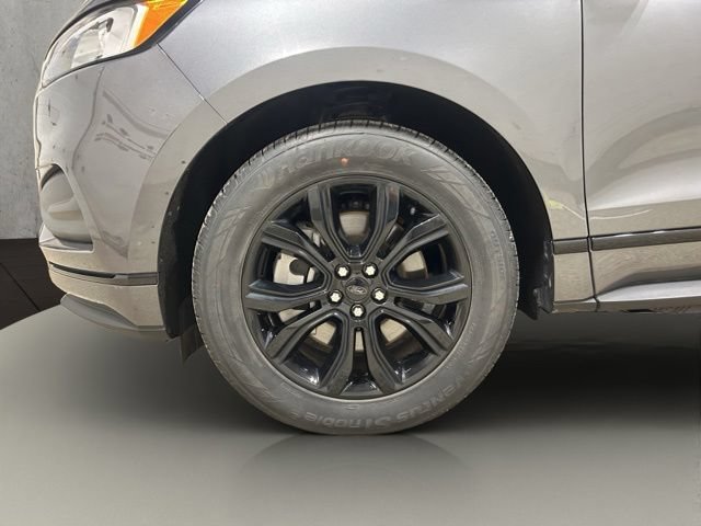Certified 2024 Ford Edge SE w/ Black Appearance Package AWD/4WD image 25