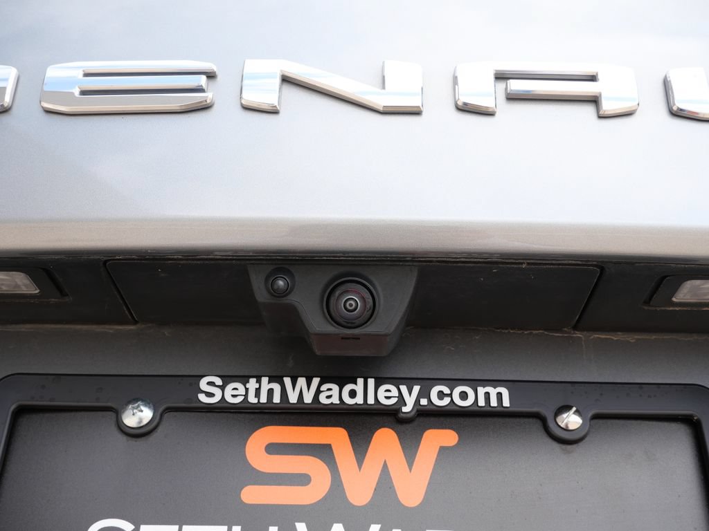 Used 2025 GMC Yukon XL Denali AWD/4WD image 13