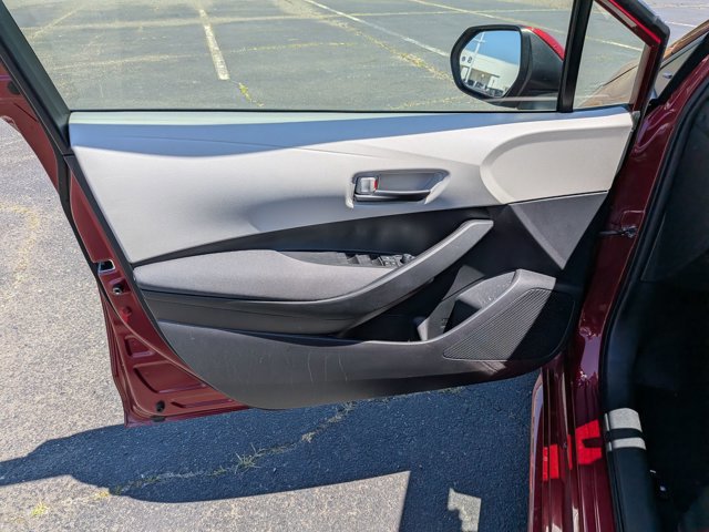 Used 2022 Toyota Corolla LE FWD image 12