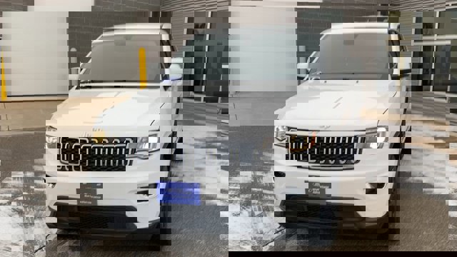 Used 2018 Jeep Grand Cherokee Laredo image 5