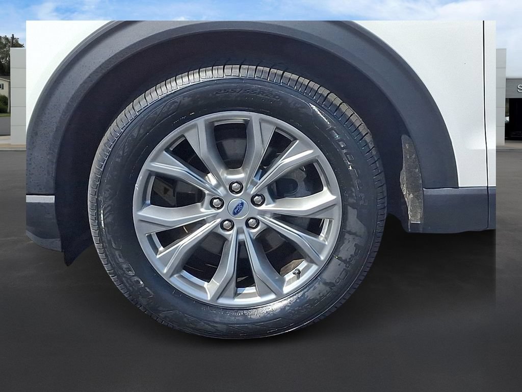 Certified 2023 Ford Explorer XLT w/ Equipment Group 202A AWD/4WD image 7