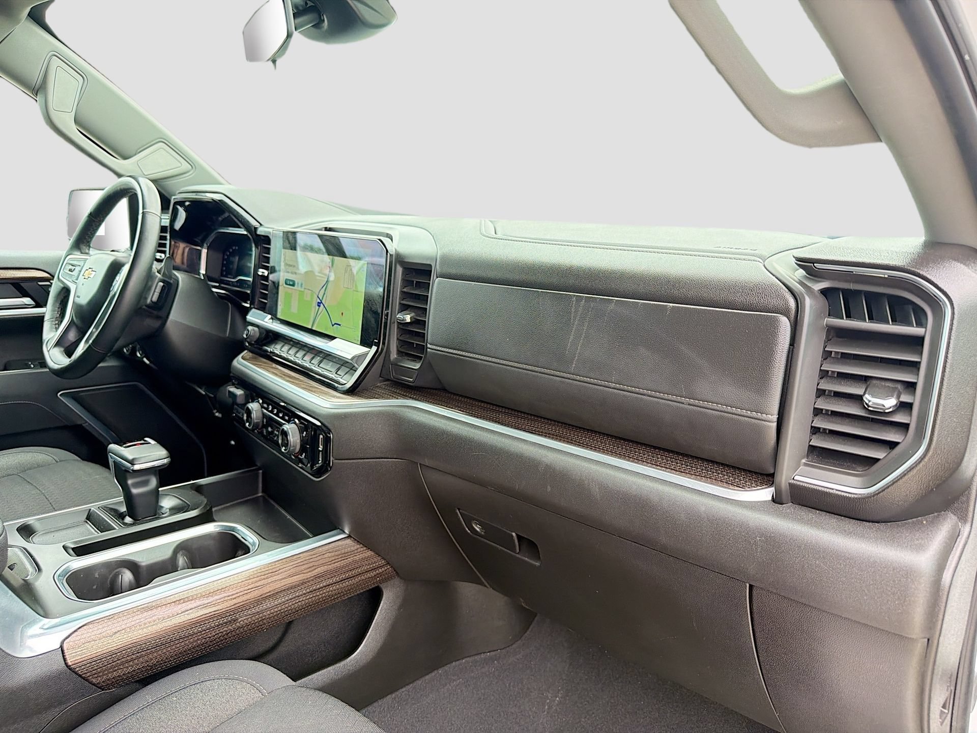 Used 2025 Chevrolet Silverado 1500 LT AWD/4WD image 34