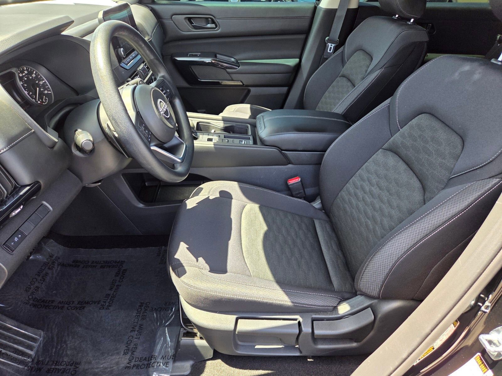 Used 2024 Nissan Pathfinder S FWD image 10