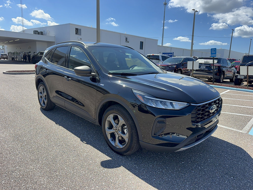 Certified 2025 Ford Escape ST-Line FWD image 4