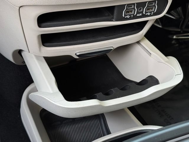 Used 2023 Chrysler Pacifica Touring-L FWD image 18