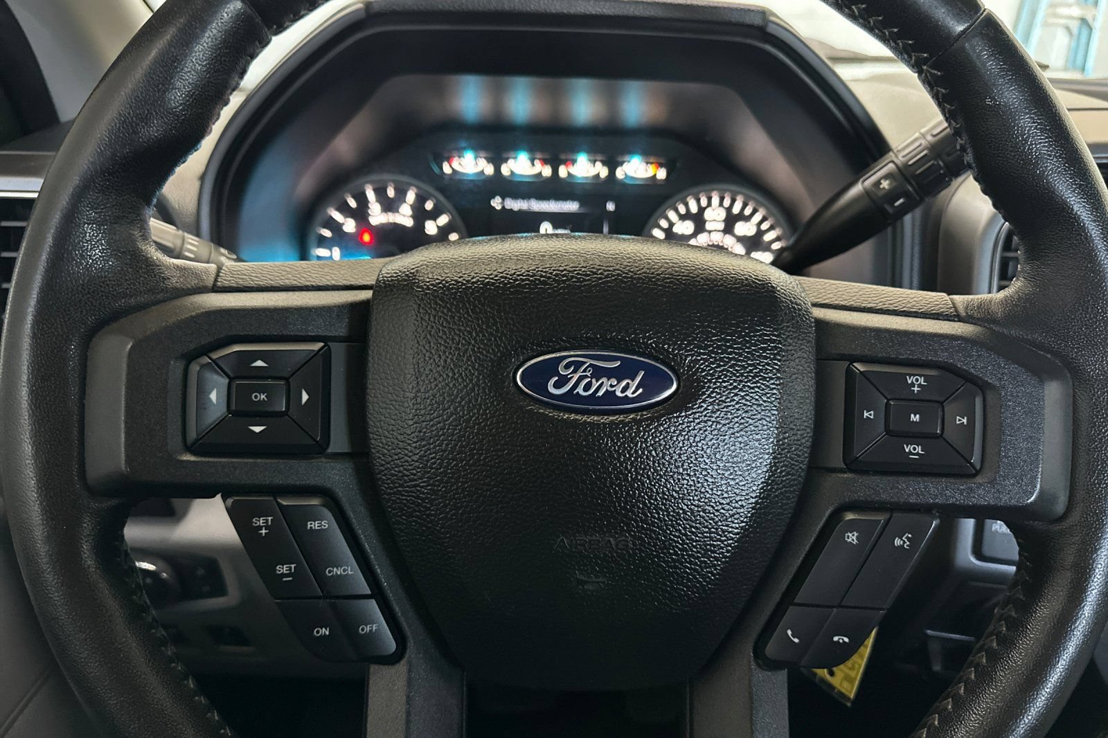 Certified 2019 Ford F150 XLT w/ Equipment Group 302A Luxury AWD/4WD image 23