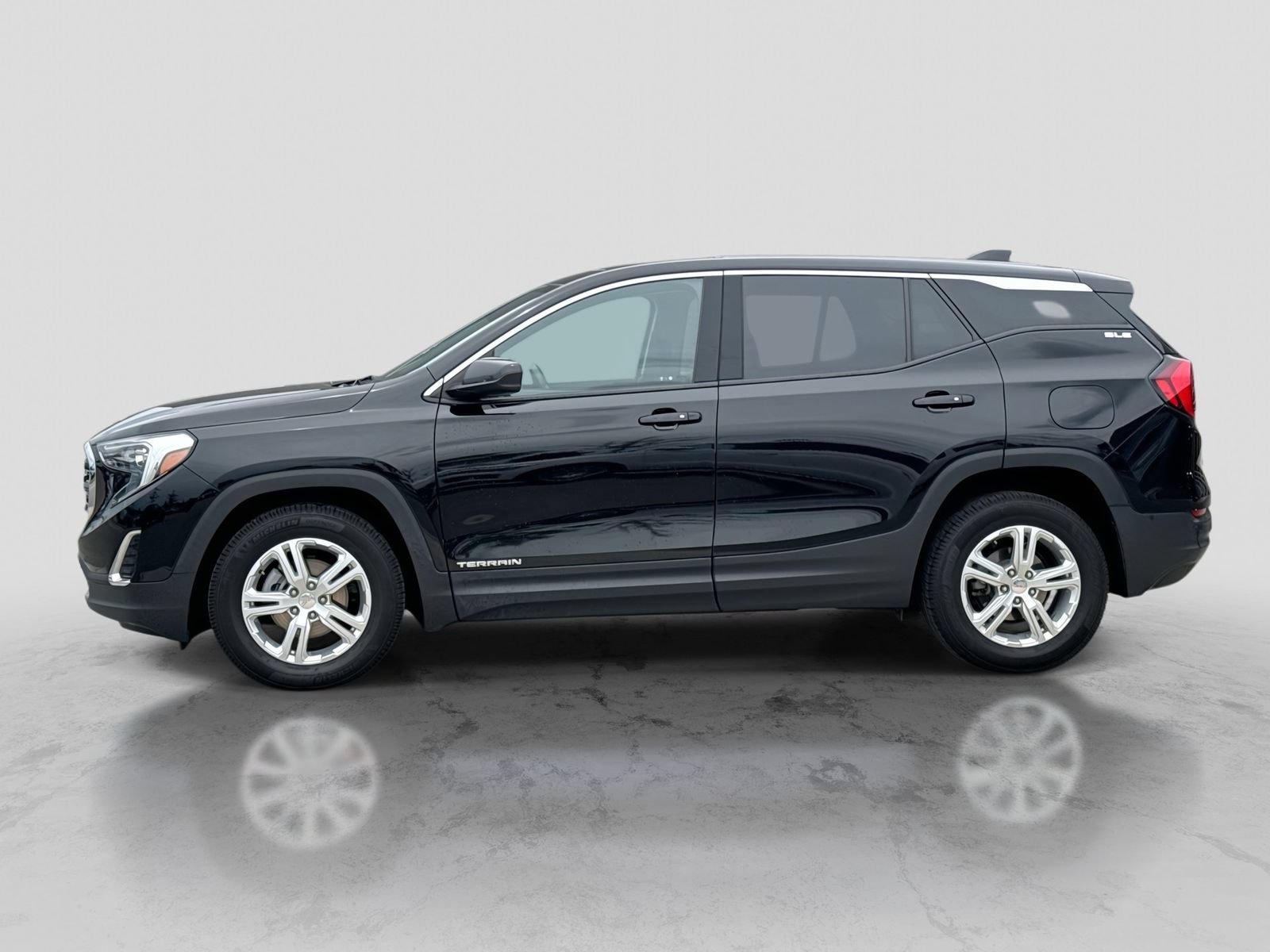 Used 2020 GMC Terrain SLE FWD image 3