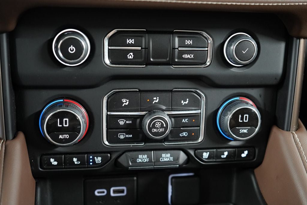 Used 2024 Chevrolet Suburban High Country AWD/4WD image 24