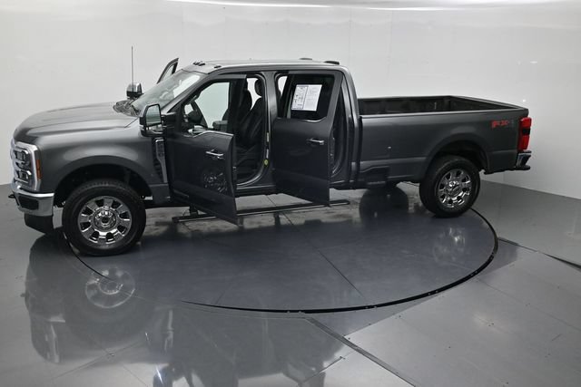 Certified 2025 Ford F250 Lariat w/ Lariat Ultimate Package AWD/4WD image 45