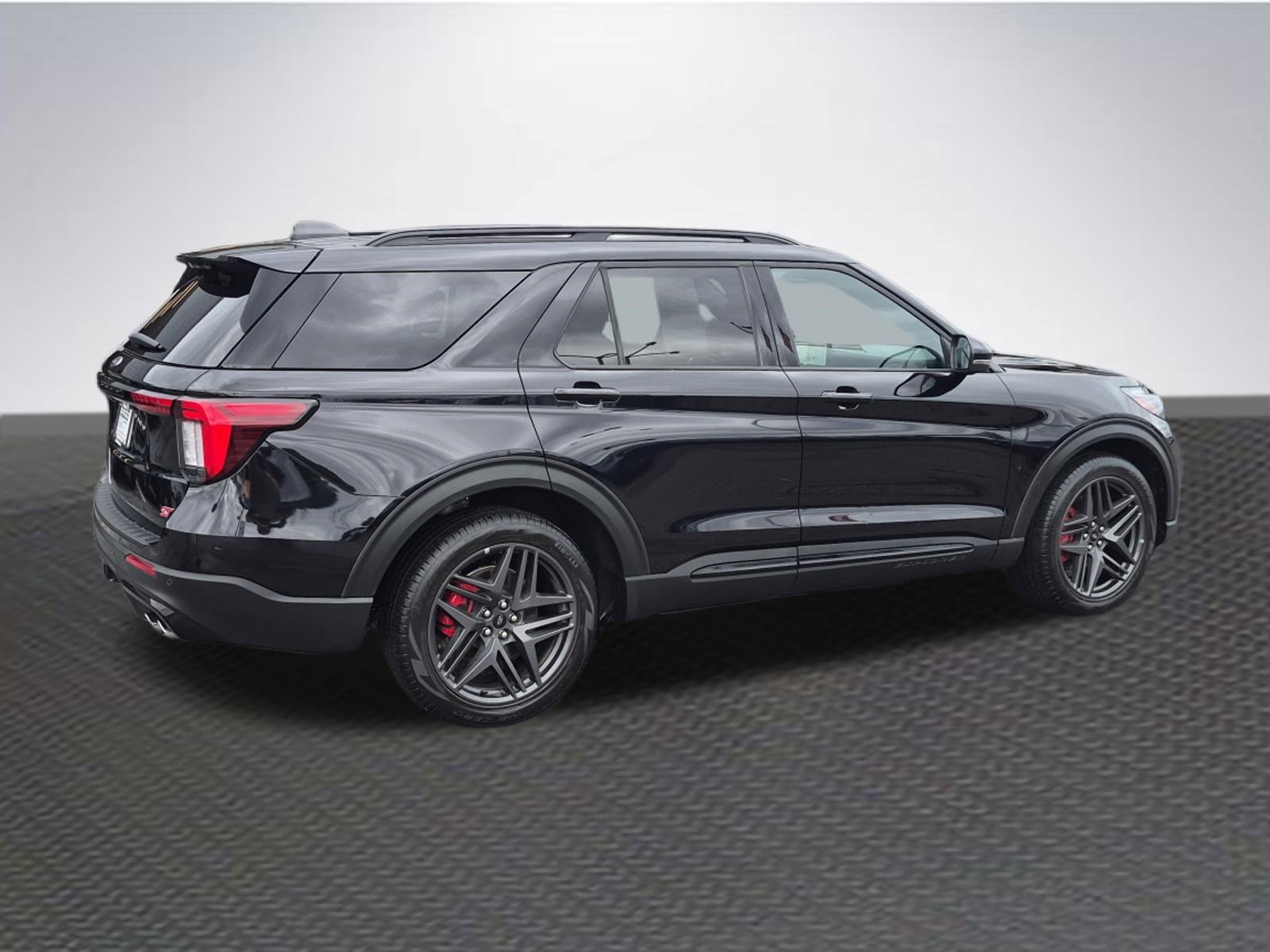 Certified 2025 Ford Explorer ST image 4