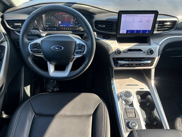Certified 2024 Ford Explorer XLT w/ Equipment Group 202A AWD/4WD image 8