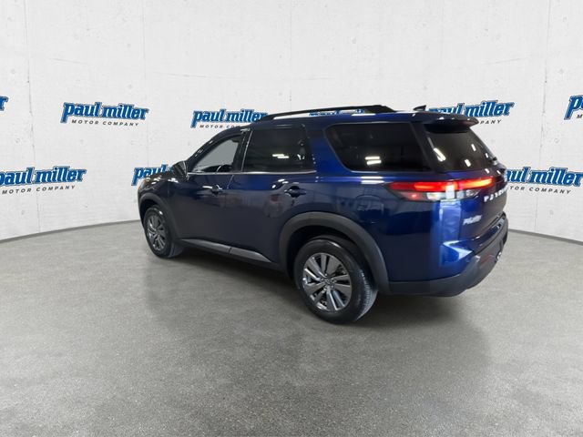 Used 2025 Nissan Pathfinder SV FWD image 8