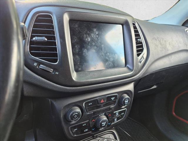 Used 2018 Jeep Compass Trailhawk AWD/4WD image 8