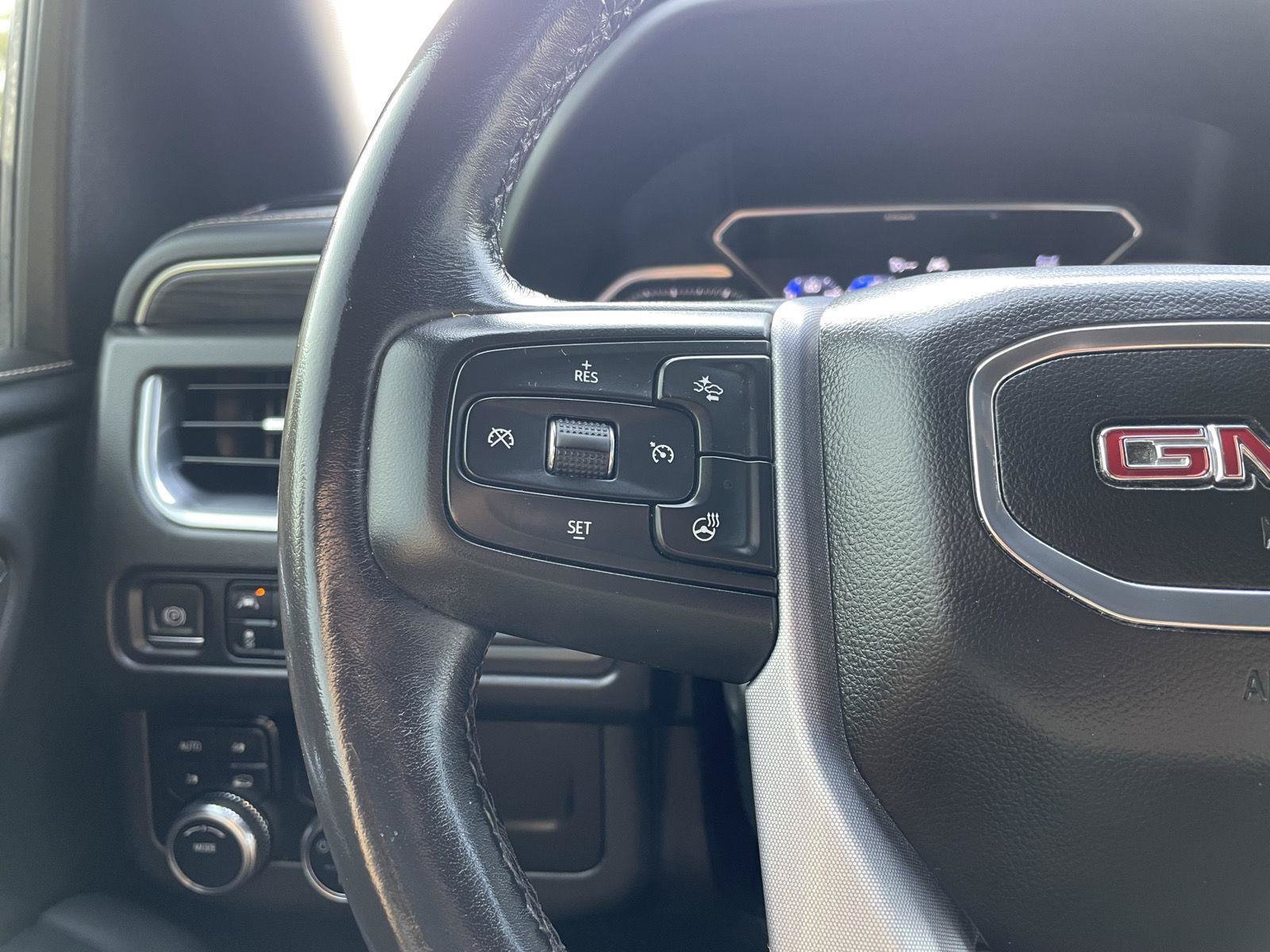 Used 2021 GMC Yukon XL SLT w/ SLT Premium Package AWD/4WD image 13