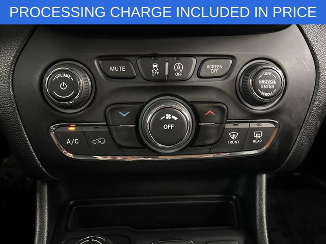 Used 2020 Jeep Cherokee Latitude w/ Cold Weather Group AWD/4WD image 10