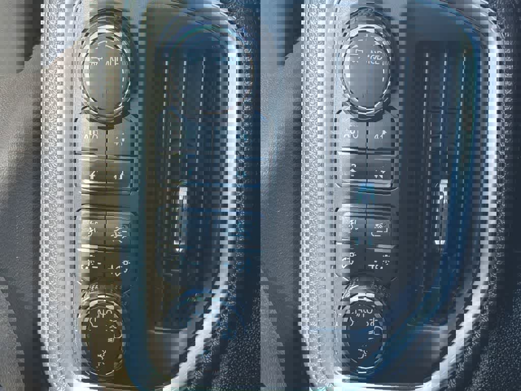 Used 2020 Chevrolet Silverado 1500 RST image 30