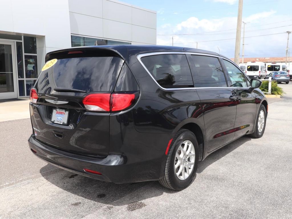 Used 2023 Chrysler Voyager LX FWD image 13