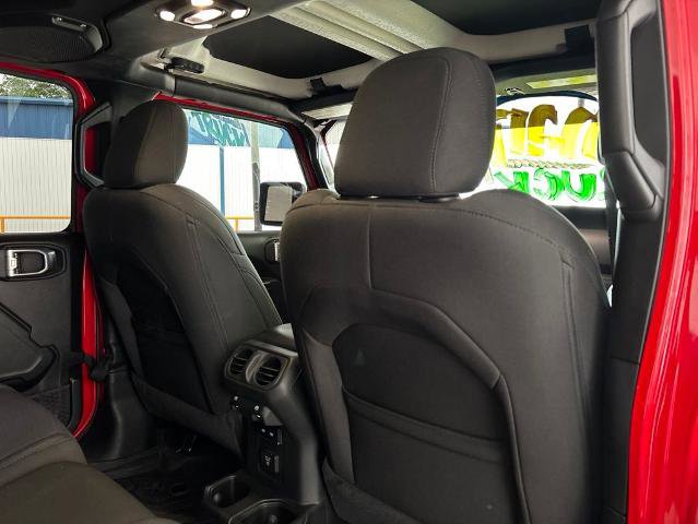 Used 2023 Jeep Gladiator Sport AWD/4WD image 25