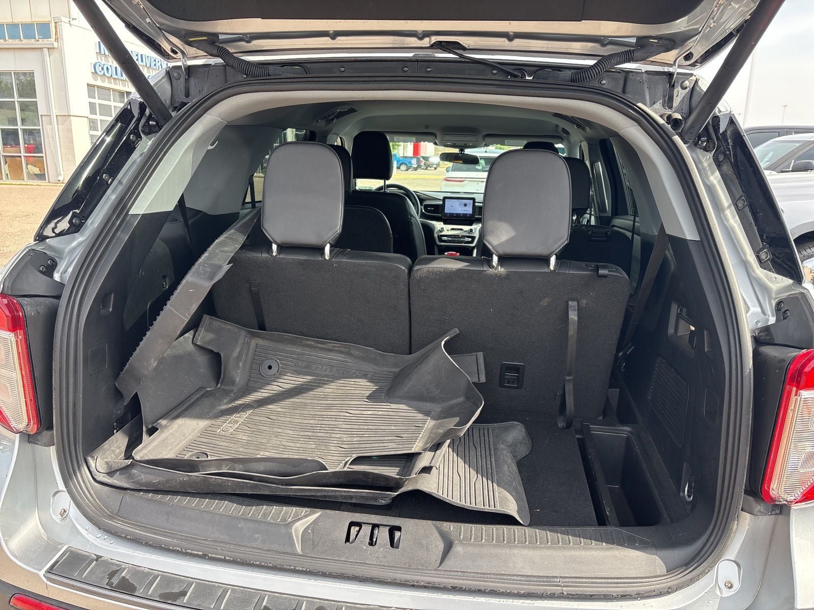 Certified 2023 Ford Explorer XLT w/ Equipment Group 202A AWD/4WD image 12