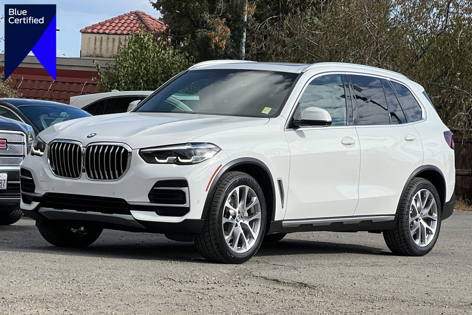 Used 2022 BMW X5 xDrive40i w/ Parking Assistance Package video 1