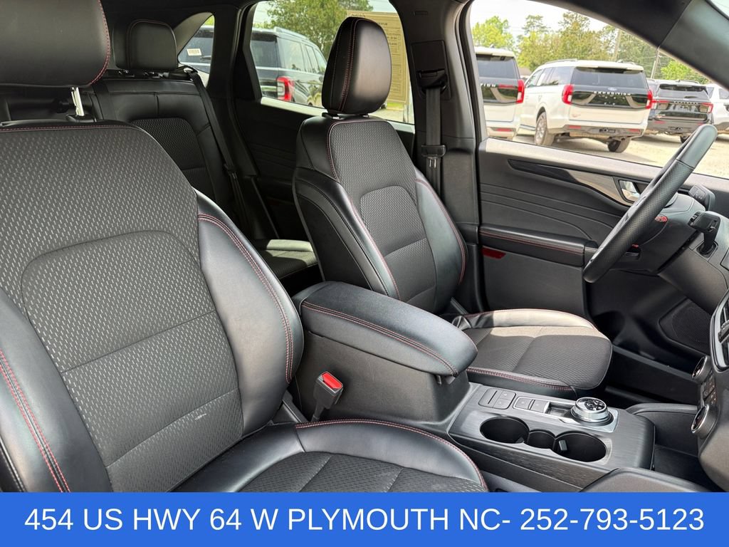 Certified 2025 Ford Escape ST-Line AWD/4WD image 18