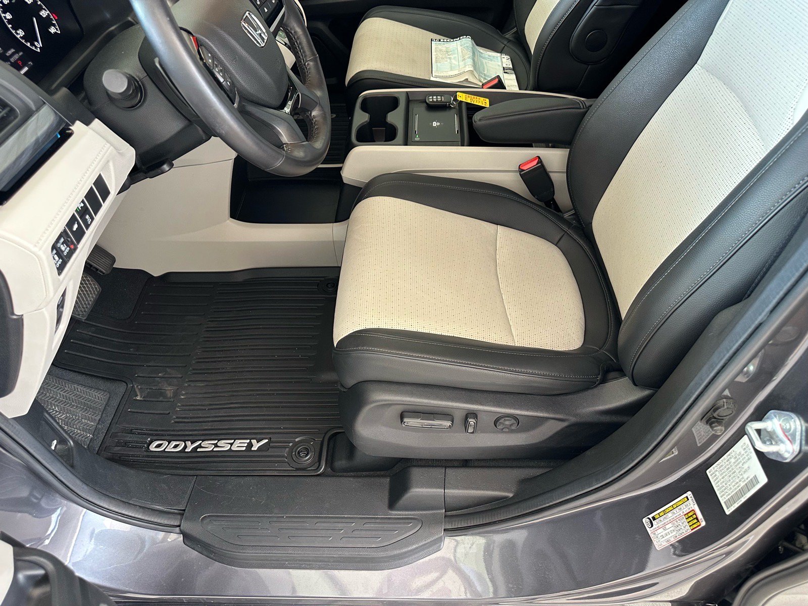 Used 2025 Honda Odyssey Elite image 15