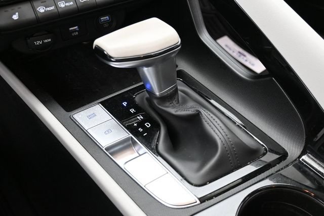 Used 2023 Hyundai Elantra Limited FWD image 23